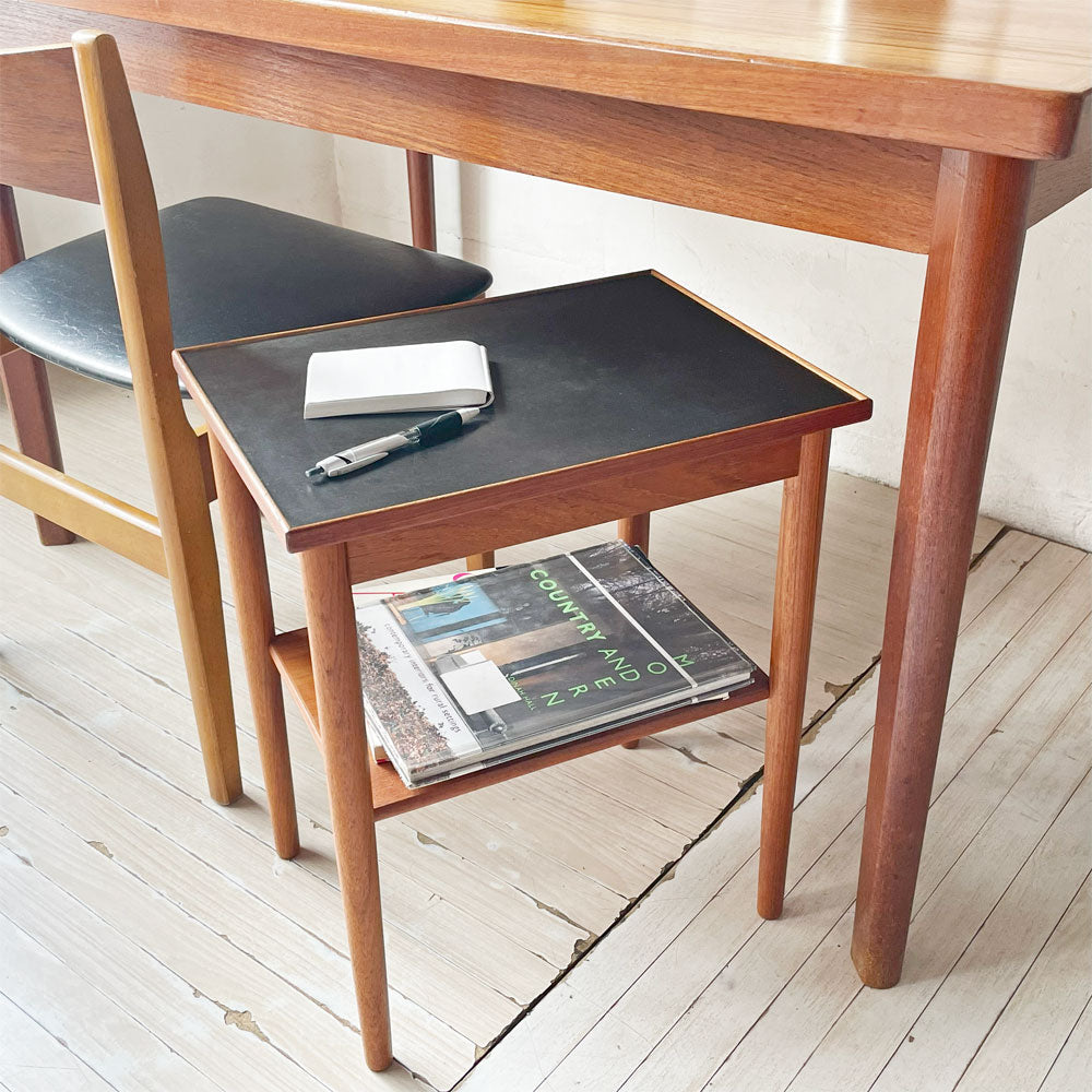 【下北沢店】ソボーモブラー Soborg mobler チーク材 サイドテーブル メラミントップ ボーエ・モーエンセン Borge Mogensen 北欧家具 デンマーク 買取させていただきました。