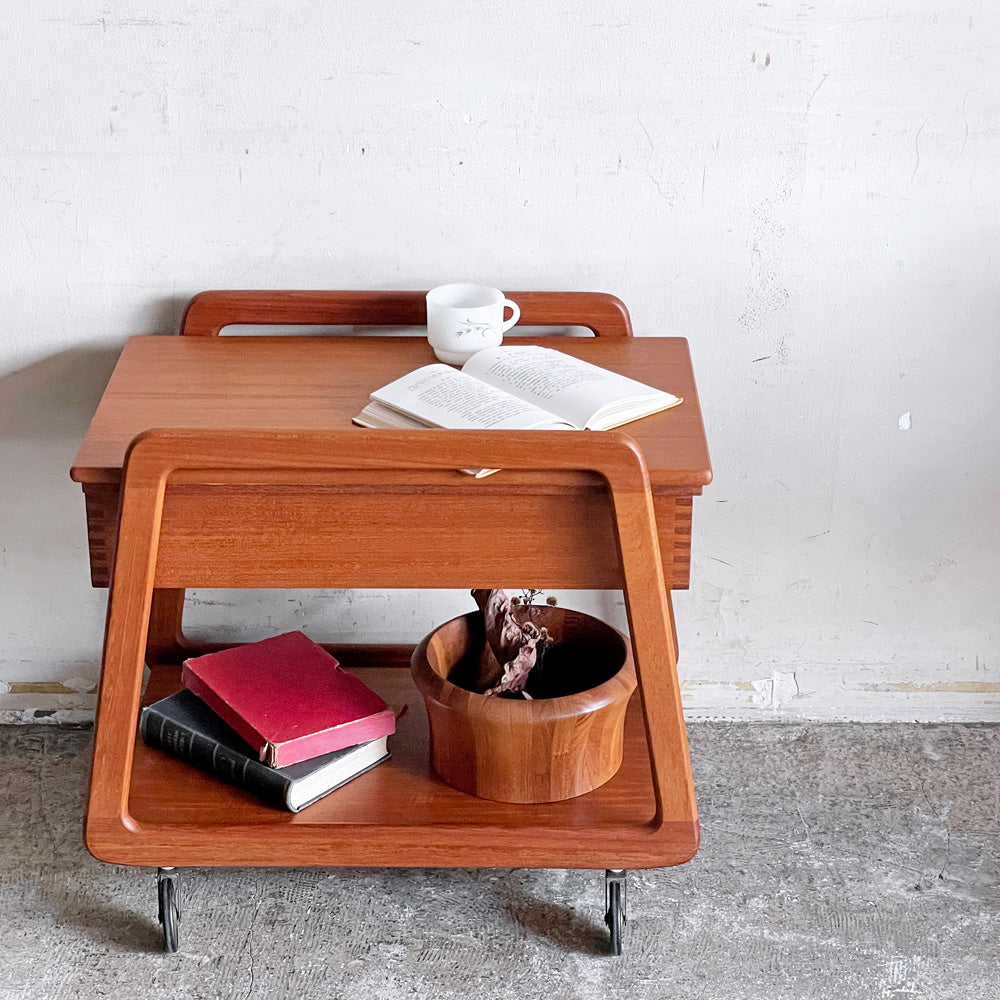 シカモブラー Sika Mobler ビンテージ vintage ソーイングワゴン トロリー キャスター付き チーク材 デンマーク 北欧家具 ～軽やかに駆ける～