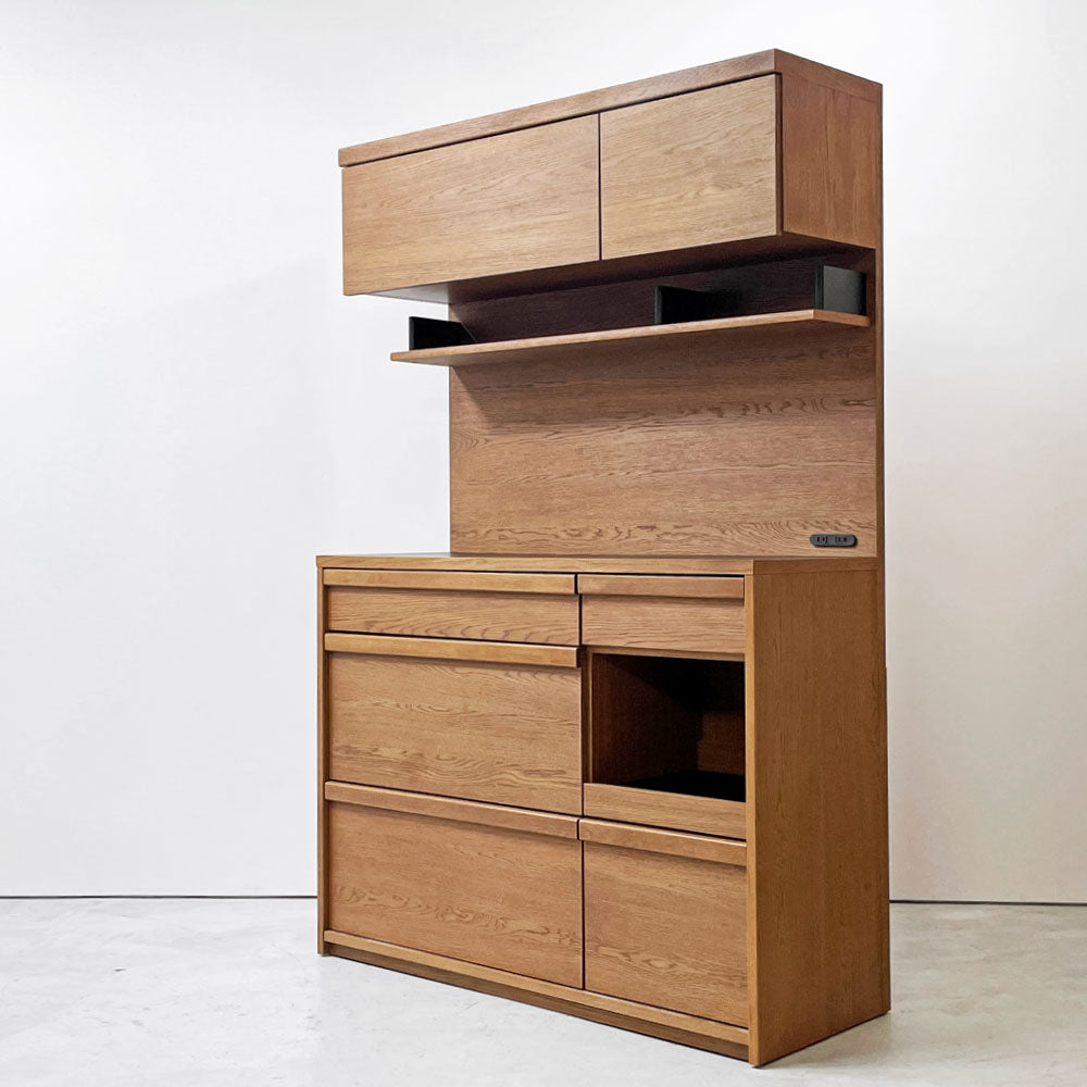 【祖師ヶ谷大蔵店】ウニコ unico アッタ ATTA キッチンボード キャビネット オーク材 抽斗5杯 フラップ扉 スライドボード 電源2口 W120cm 買取させていただきました。