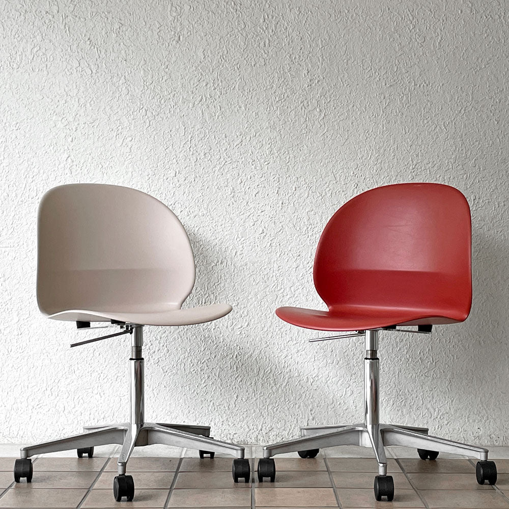 【用賀店】フリッツハンセン Fritz Hansen エヌゼロツー N02 リサイクルチェア キャスターチェア デスクチェア ダークレッド＆オフホワイト 佐藤オオキ nendo 参考定価￥91,080- 計2脚  買取させていただきました。