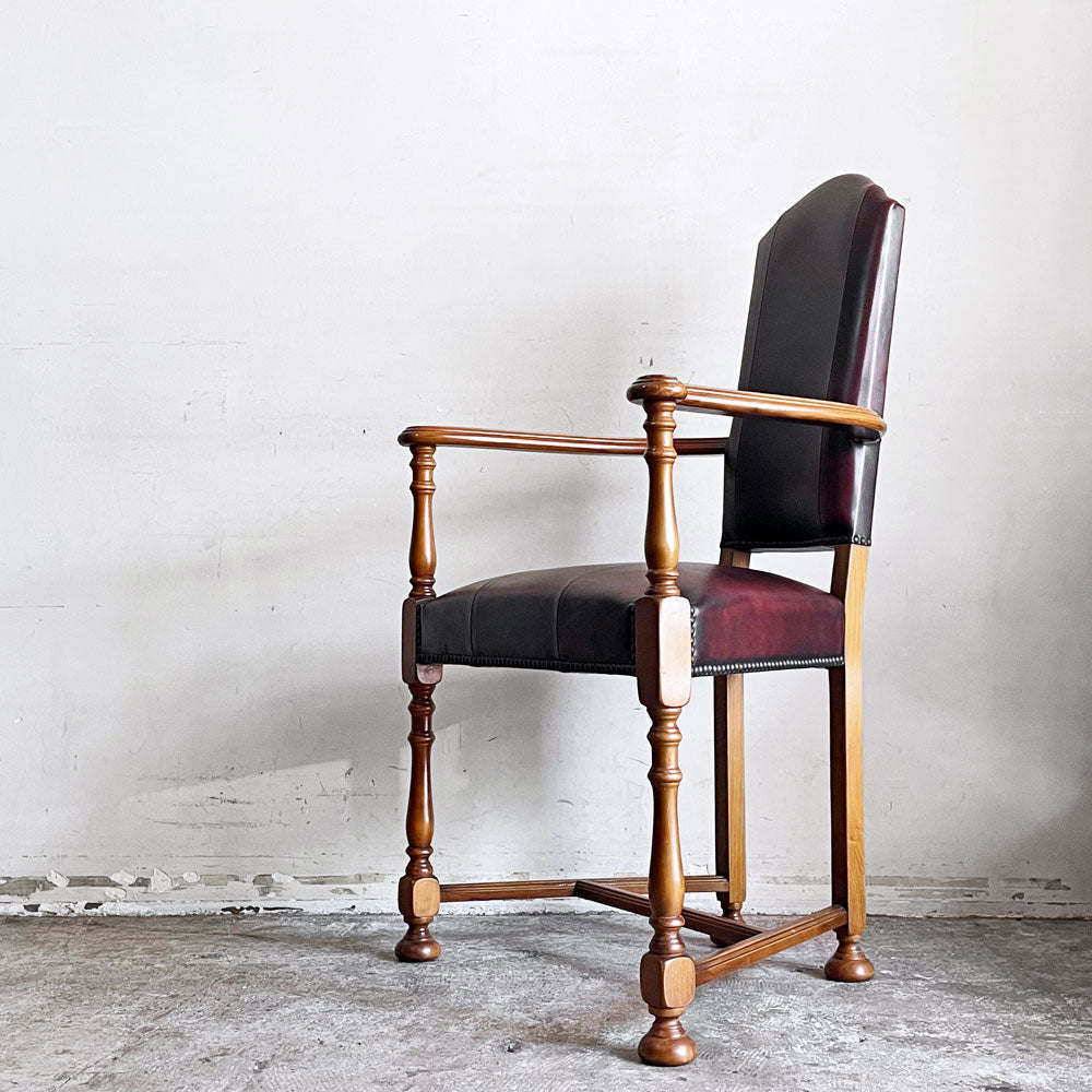 【自由が丘店】バロッサバレンティ VARO,S.A. VALENTI カクトワール Caquetoire アームチェア ダイニングチェア ウォールナット材 本革 鋲打ち スペイン 買取させていただきました。
