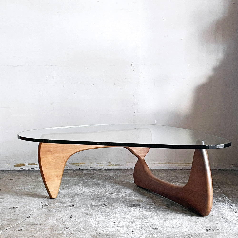 【自由が丘店】ハーマンミラー Herman Miller ノグチ コーヒーテーブル Noguchi Coffee Table イサムノグチ Isamu Noguchi ガラス天板 厚19mm ミッドセンチュリー 名作 買取させていただきました。