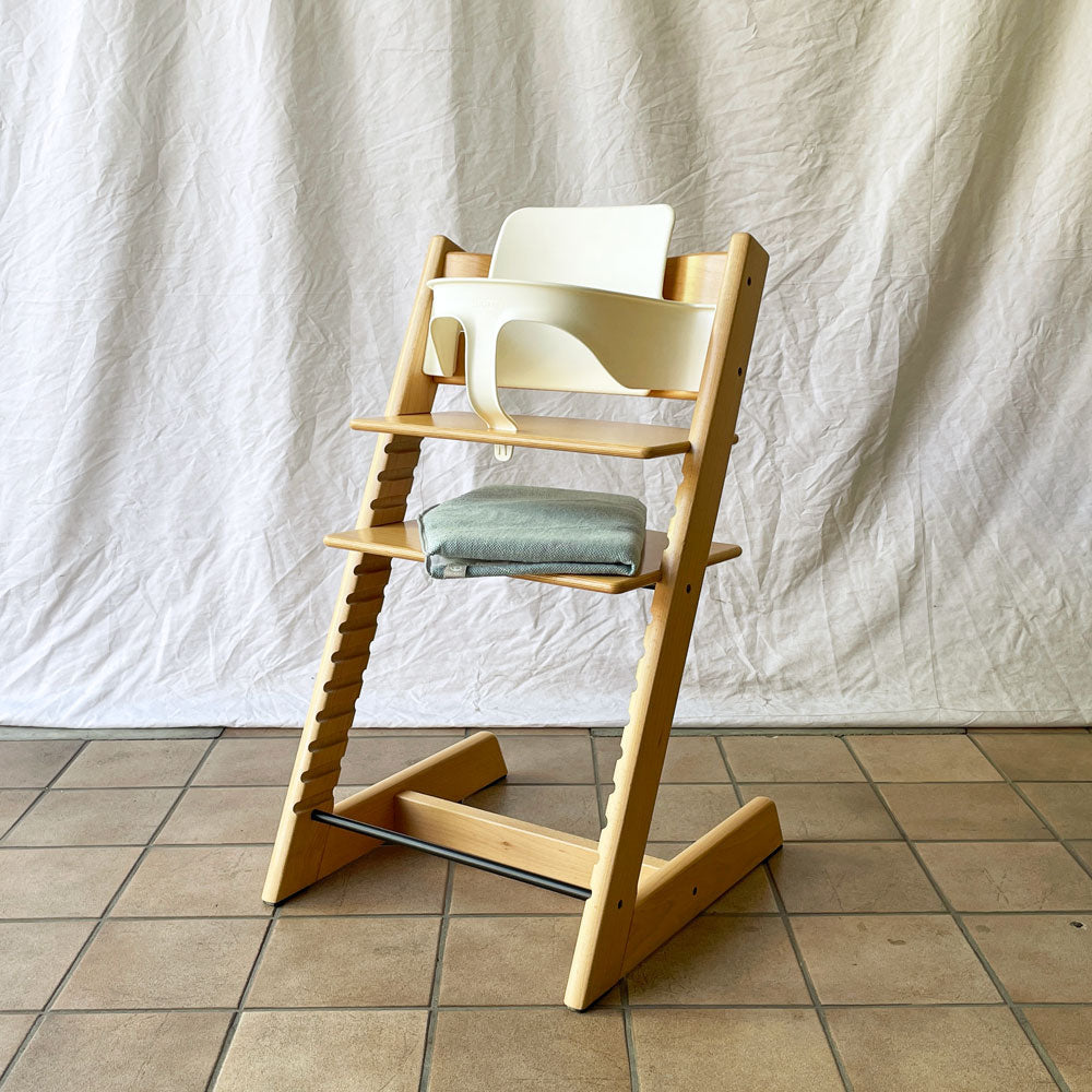 【用賀店】ストッケ STOKKE トリップトラップ TRIPP TRAPP ベビーチェア キッズチェア ナチュラル S/N6～ プラスチックガード ジュニアクッション付き ノルウェー 北欧家具 買取させていただきました。