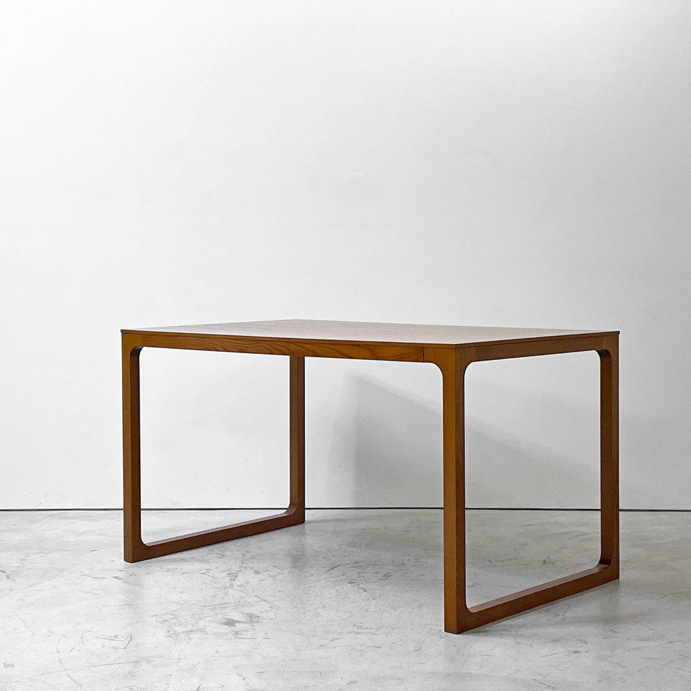 【祖師ヶ谷大蔵店】イデー IDEE マルー MALUH ダイニングテーブル 1300 アッシュ材 アントンブラウン ANTON brown モダンデザイン  買取させていただきました。
