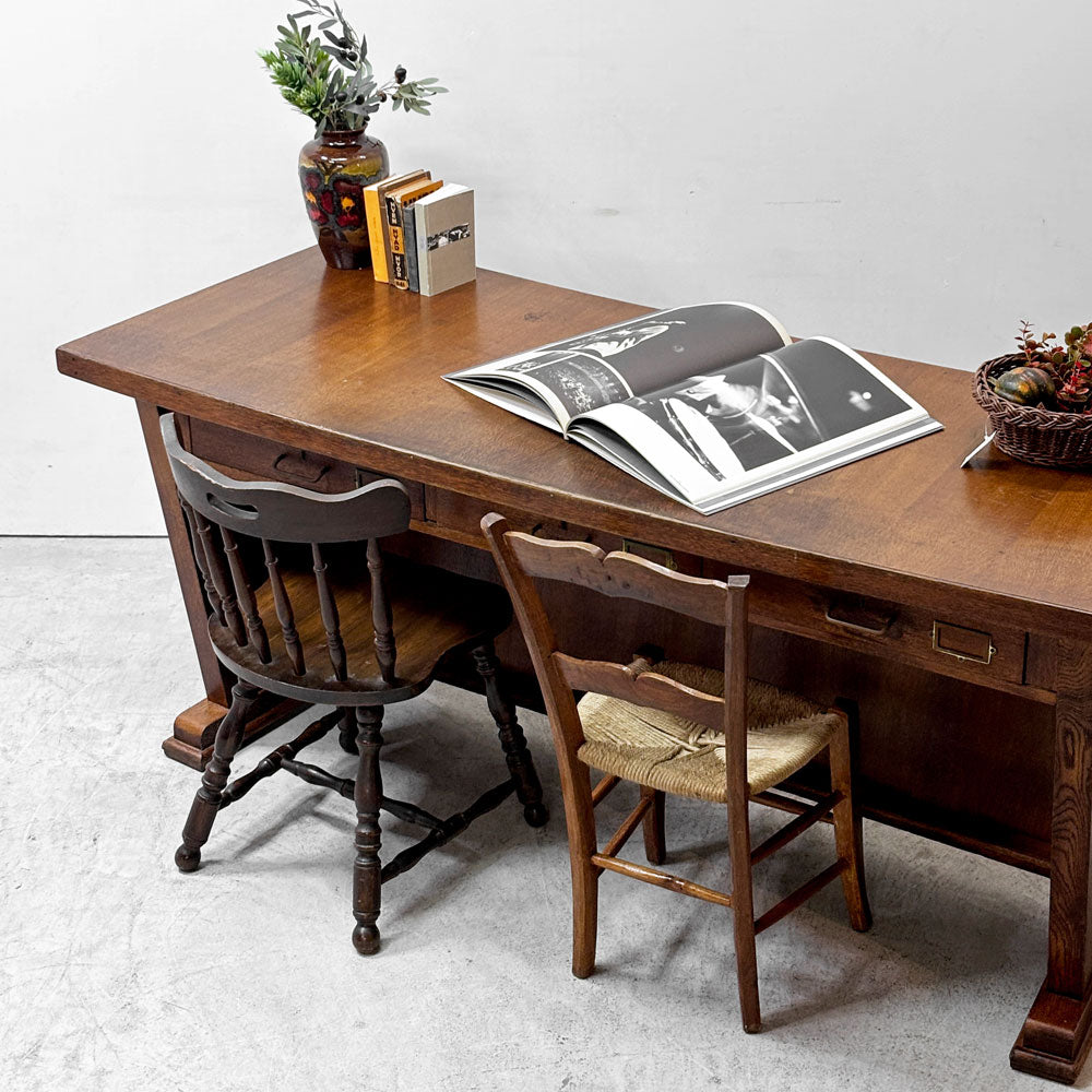 UKビンテージ UK Vintage オーク材 デスク 3ドロワー アーチ形天板 テーブル W197.5cm 英国家具 アンティーク 鍵欠品　～気品と風格を兼ね備えたデスク