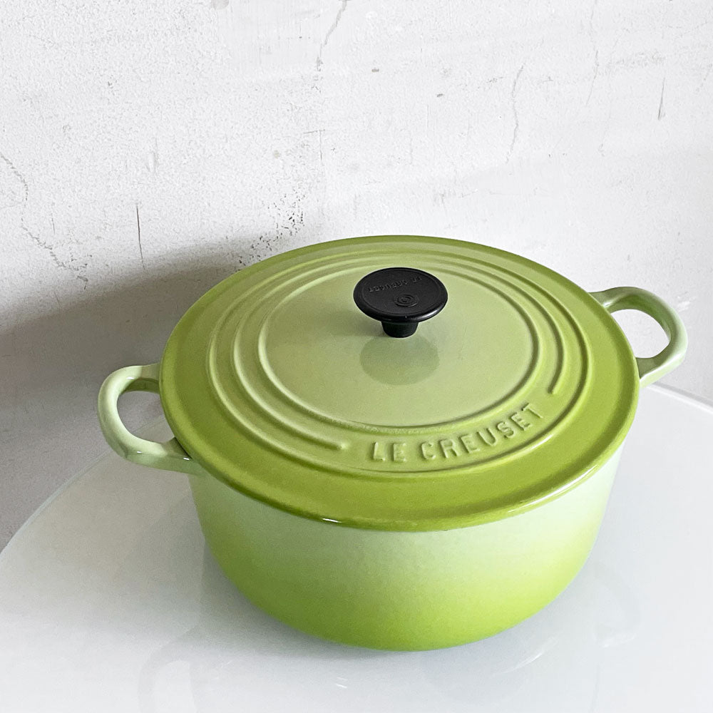 【自由が丘店】ルクルーゼ LE CREUSET ココットロンド 両手鍋 22cm 鋳物 グリーン フランス 買取させていただきました。