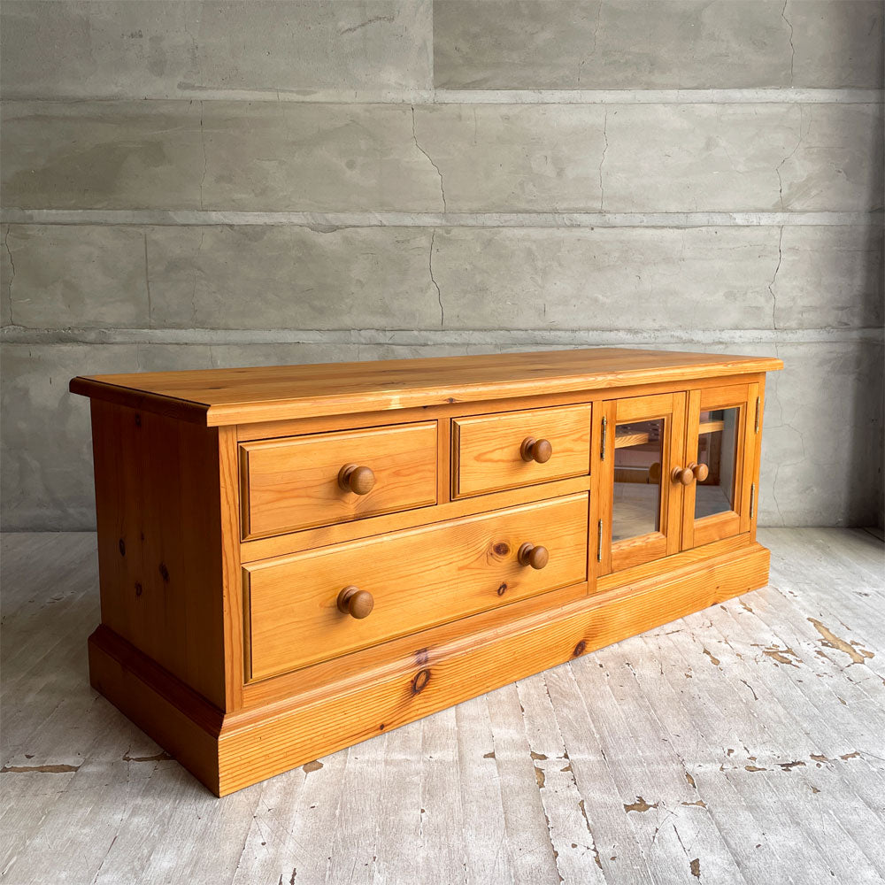 【学芸大学店】ペニーワイズ THE PENNY WISE PWC-5 ローチェスト AVボード ローボード パイン無垢材 英国カントリースタイル ♪ 買取させていただきました。