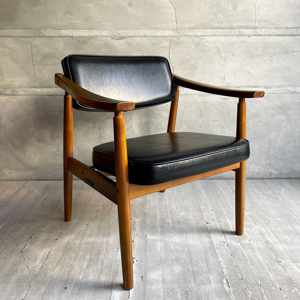 【学芸大学店】カリモク60 karimoku60 Dチェア アームチェア ダイニングチェア スタンダードブラック PVCレザー ミッドセンチュリー A ♪ 買取させていただきました。