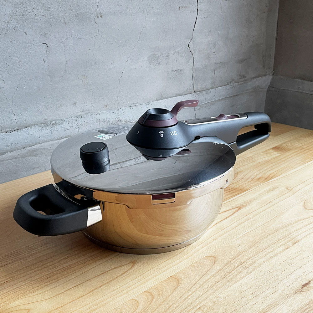 【学芸大学店】タッパーウェア Tupperware 圧力鍋 プレッシャークッカー Pressure Cooker 3.2L IH対応 すのこ付 ステンレス アメリカ ♪ 買取させていただきました。