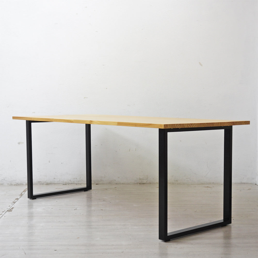 【祖師ヶ谷大蔵店】かなでもの KANADEMONO ザ・テーブル THE TABLE デスク パイン無垢材 W180cm スチール スクエアレッグ ブラック 買取させていただきました。