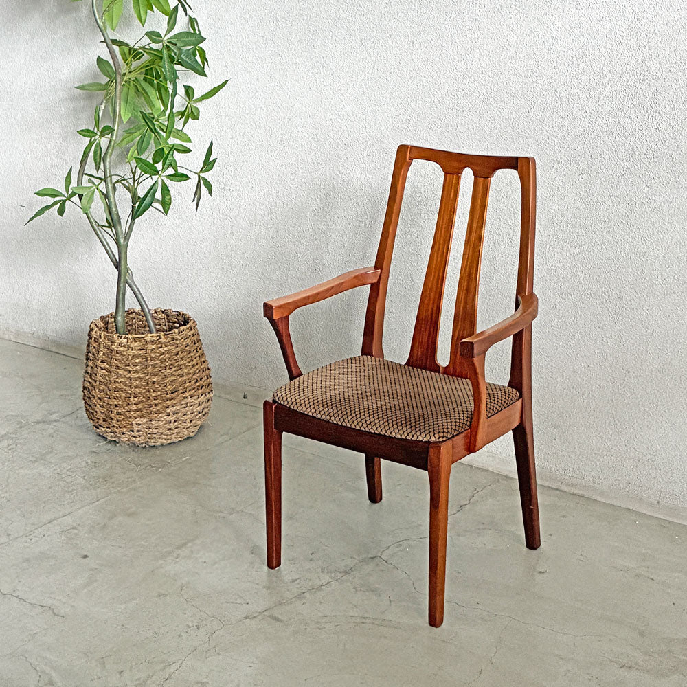 【登戸BASE店】ネイサンファニチャー NATHAN Furniture チーク無垢材 アームチェア ダイニングチェア ハイバック 英国家具 UKビンテージ  〓 買取させていただきました。