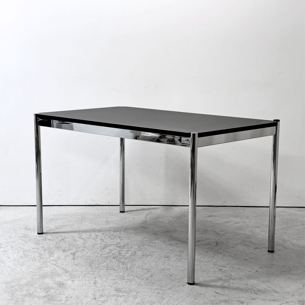 【祖師ヶ谷大蔵店】USMモジュラーファニチャー USM Haller USMハラーテーブル ワーキングデスク ダイニングテーブル フェニックス天板 ネロインゴ W125 × D75cm スイス 買取させていただきました。