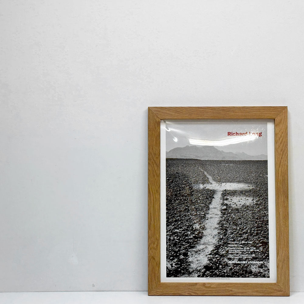【祖師ヶ谷大蔵店】リチャード・ロング Richard Long "A Clearing, a Six Mile Walk in the Hoggar, the Sahara, 1989" ポスター 1991 Exibition オーク材フレーム付き 買取させていただきました。
