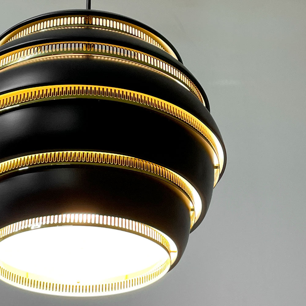 アルテック artek A331 ビーハイブ Beehive アルヴァ・アアルト Alvar Aalto ブラック ブラスメッキリング ペンダントライト フィンランド 箱付き ダクトレール用 プラグタイプ 定価￥179,300- ～光の住処～