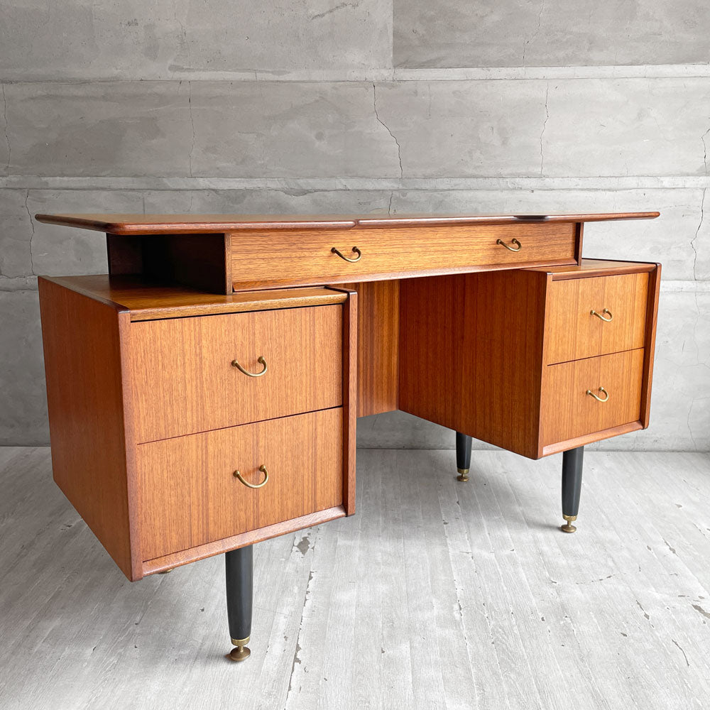 【学芸大学店】エベネゼル・グーム E.GOMME ジープラン G-PLAN トラー&ブラックシリーズ Tola&Black 両袖デスク トラー材 英国 UKビンテージ 買取させていただきました。