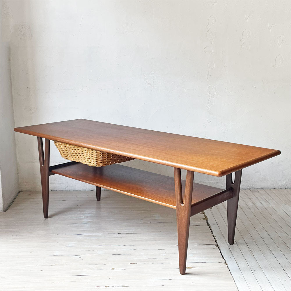【下北沢店】デンマークビンテージ Danish Vintage チーク材 コーヒーテーブル ローテーブル センターテーブル ラタンカゴ付き 北欧家具 買取させていただきました。