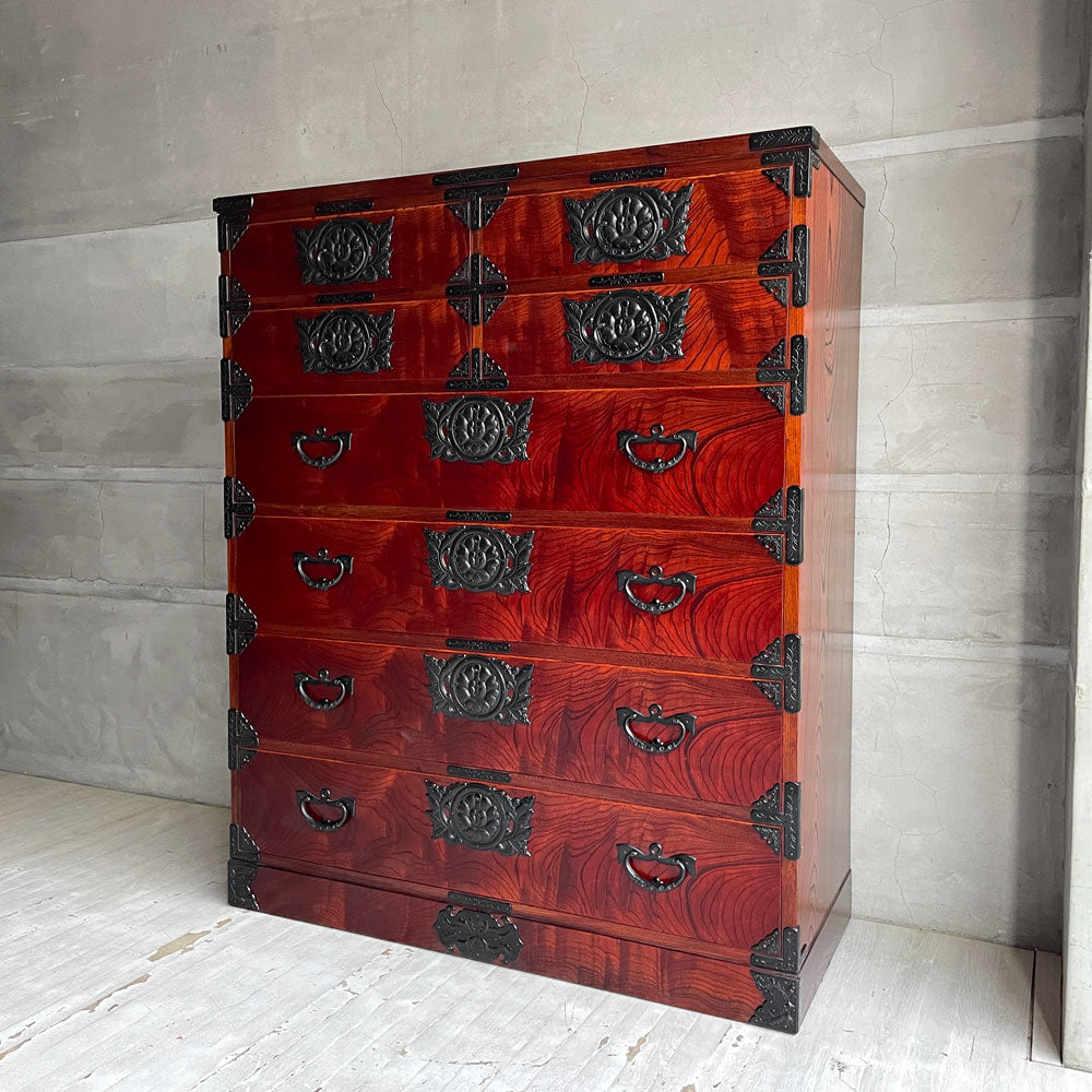 【学芸大学店】岩谷堂箪笥 三/五尺整理 上四ッ抽 整理箪笥 6段チェスト 欅材 南部鉄器金具 桐紋様 整理タンス 伝統工芸品 民藝家具 ♪ 買取させていただきました。