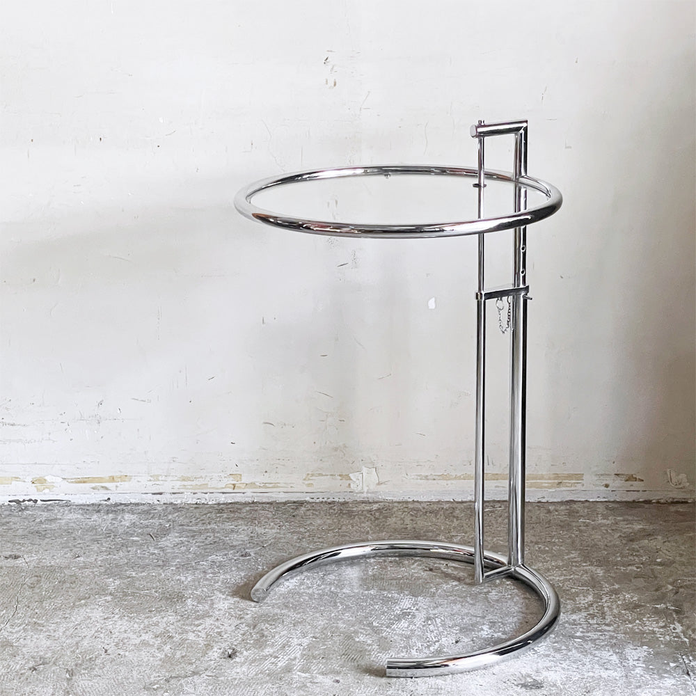 【自由が丘店】アイリーン・グレイ Eileen Gray アジャスタブルテーブル E1027 サイドテーブル ガラストップ クロームフレーム モダンデザイン リプロダクト品 買取させていただきました。