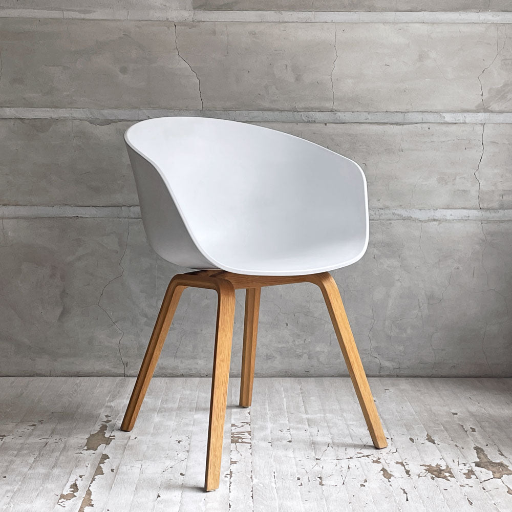 【学芸大学店】ヘイ HAY アバウト ア チェア ABOUT A CHAIR AAC22 アームチェア ダイニングチェア ホワイト ヒー・ウェリング 北欧モダン デンマーク買取させていただきました。