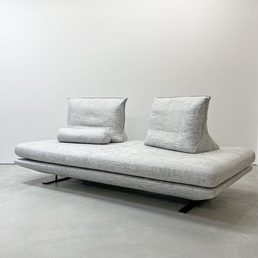 【祖師ヶ谷大蔵店】リーンロゼ ligne roset ロゼプラド ROSETPRADO 2pソファ 背クッション2個＋ボルスター1個 W200cm グレー ファブリック クリスチャン・ウェルネール フランス 買取させていただきました。