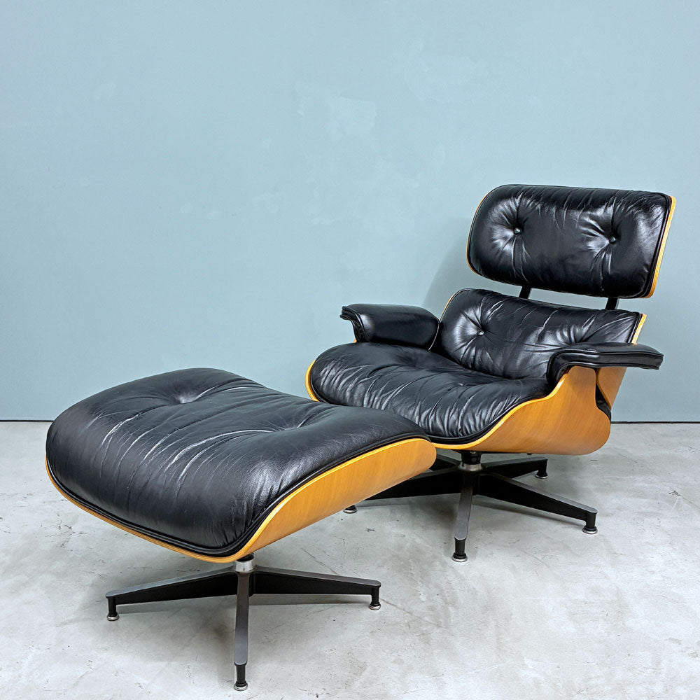 【経堂店】ハーマンミラー Herman Miller イームズラウンジチェア＆オットマン ブラックレザー ウォールナット C&Rイームズ ミッドセンチュリー 1999年製 ◎ 買取させていただきました。