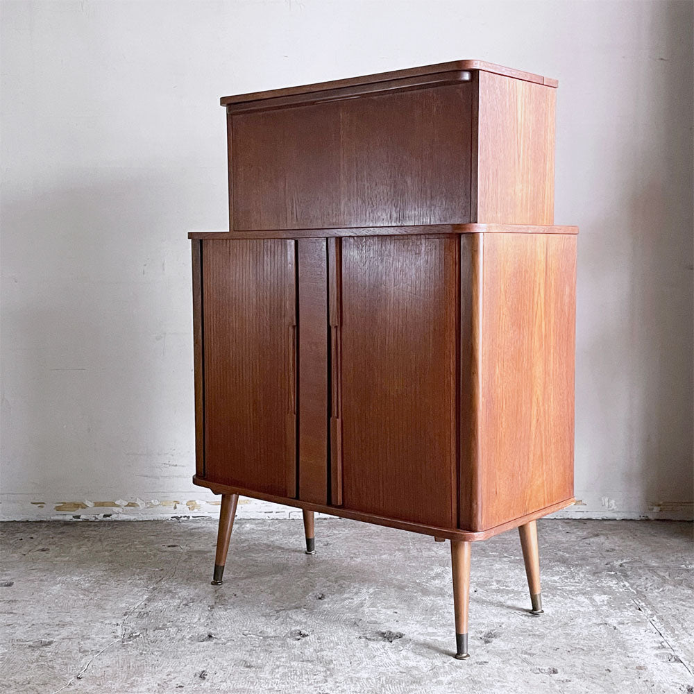 【自由が丘店】■UKビンテージ UK Vintage カクテルキャビネット バーキャビネット チーク材 フラップ扉 蛇腹扉 英国 ミッドセンチュリー■ 買取させていただきました。