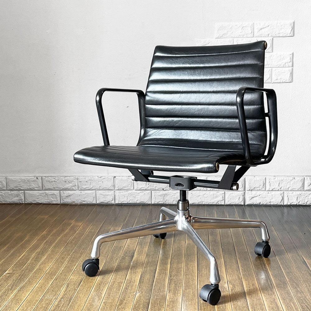 【経堂店】 ハーマンミラー Herman Miller アルミナムグループ マネジメントチェア デスクチェア 本革 4本脚 アームチェア キャスター イームズ ビンテージ 買取させていただきました。