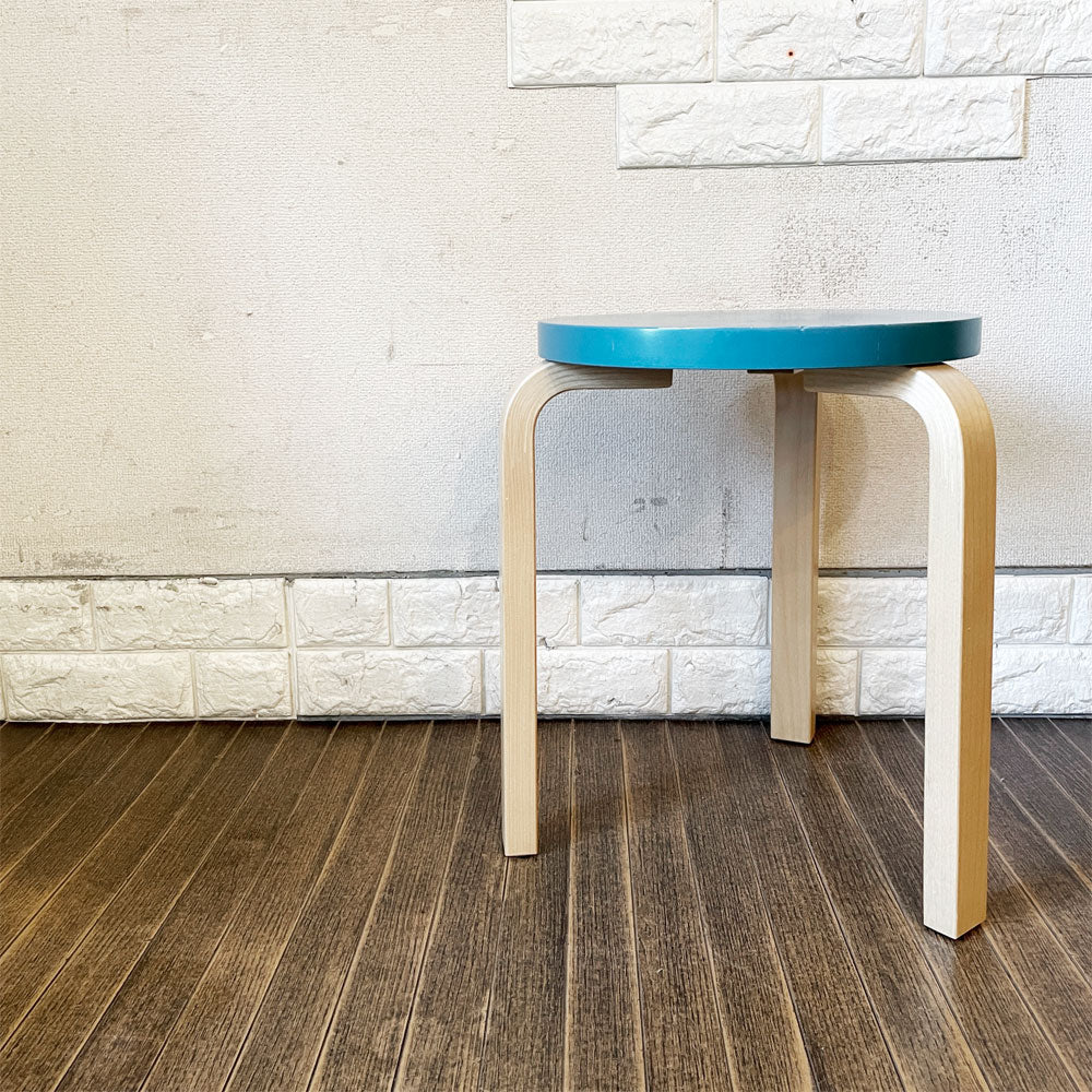 【経堂店】アルテック Artek スツール60 Stool60 3本脚 バーチ材 パイミオ-ペトロールラッカー アルヴァ・アアルト フィンランド 北欧家具 定価￥41,800- 買取させていただきました。