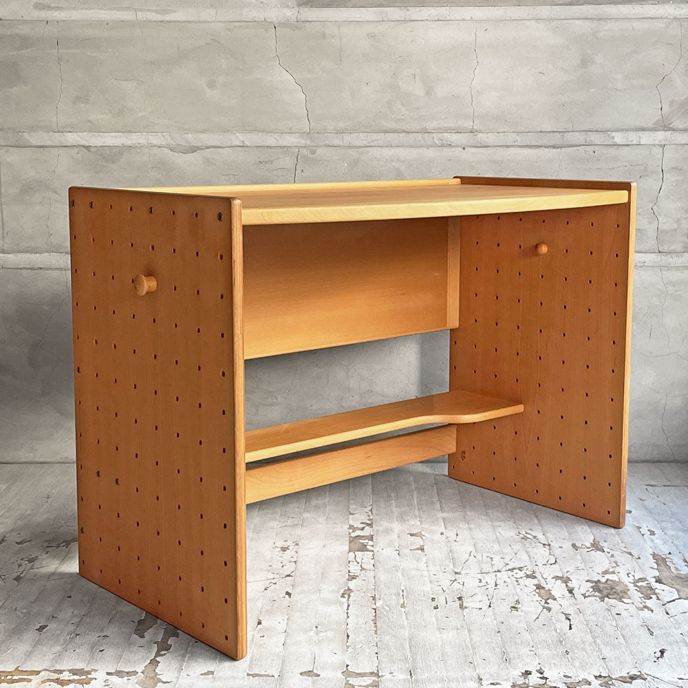 【学芸大学店】フォルミオ Formio KF-01 デスク 勉強机 ブナ材 リバーシブル天板 KF-211 ディスプレイスタンド付き 阿久津雄一 デンマーク 廃番 買取させていただきました。