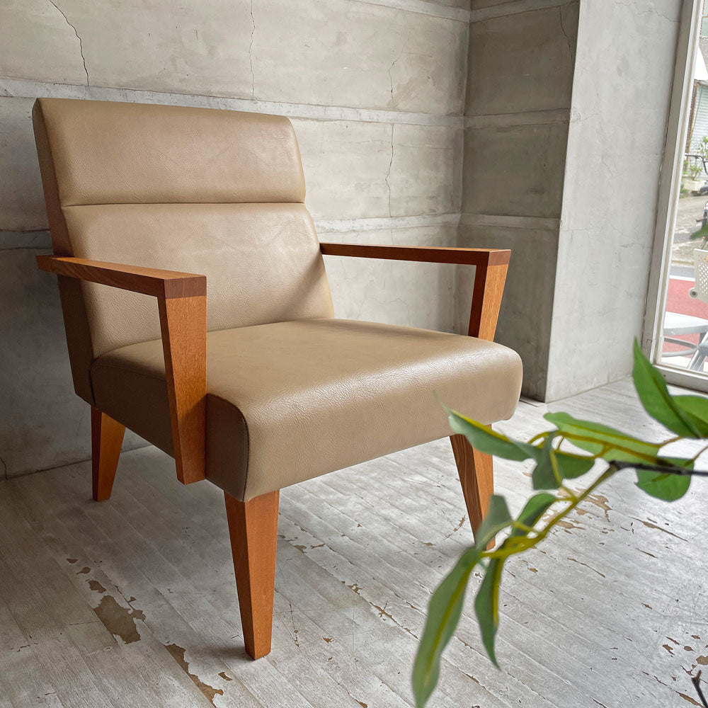 【学芸大学店】トラックファニチャー TRUCK FURNITURE ロビー LOBBY 1Pソファ 1人掛け ラウンジソファ タモ無垢材 ベージュ系 レザー 合皮 廃番希少 ♪ 買取させていただきました。
