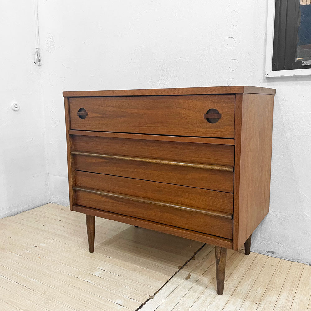 下北沢店】バセットファニチャー Bassett Furniture 3ドロワーズチェスト キャビネット ウォールナット材 ミッドセンチュリー USビンテージ  買取させていただきました。