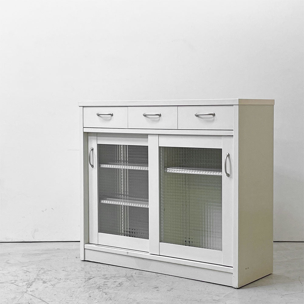 【祖師ヶ谷大蔵店】ビーカンパニー B-COMPANY キッチンカウンター キャビネット 食器棚 チェッカーガラス ホワイト シンプルデザイン 収納家具 買取させていただきました。