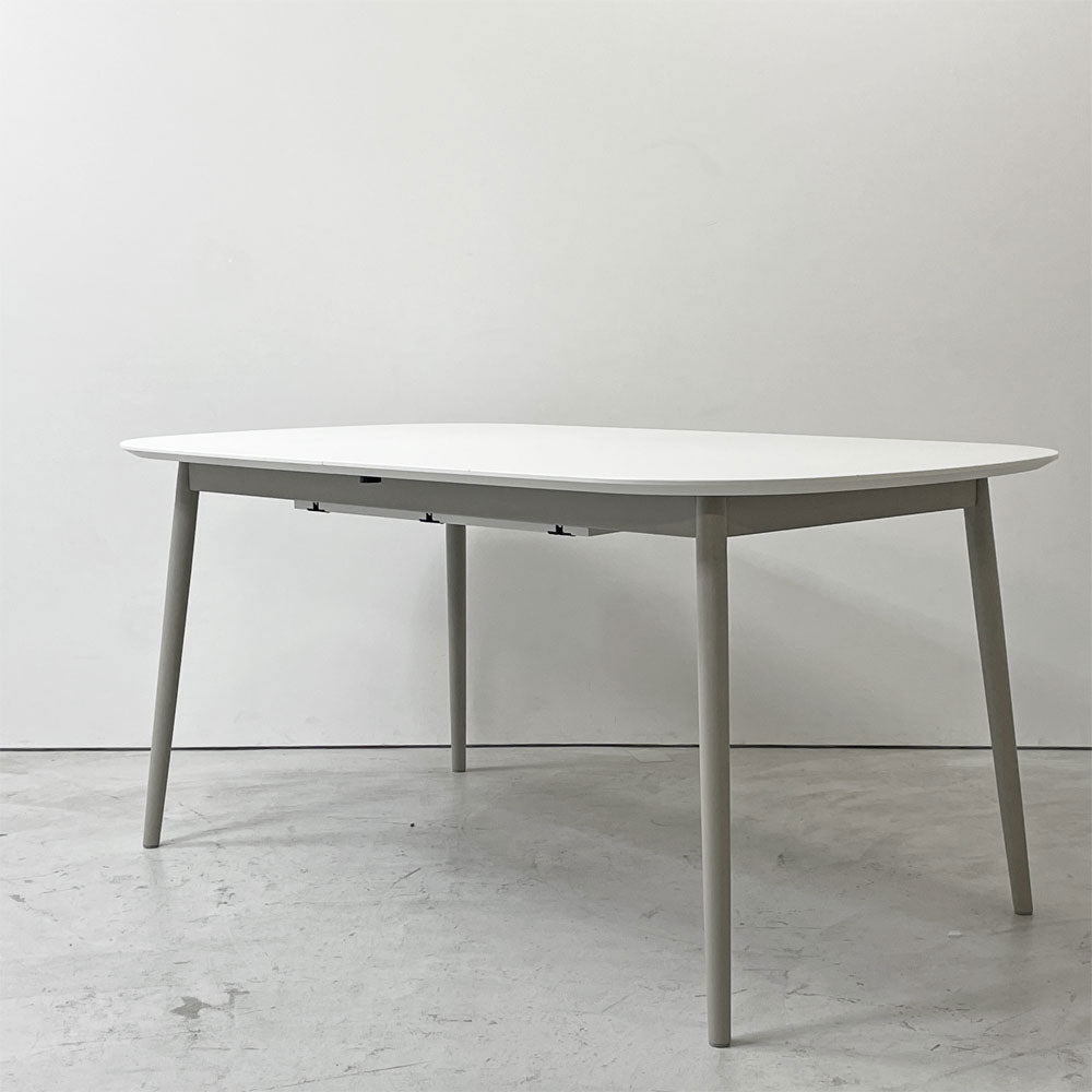 【祖師ヶ谷大蔵店】ボーコンセプト BoConcept キングストン Kingstone 伸張式ダイニングテーブル エクステンション マットホワイト ラッカー仕上げ 160-230cm 北欧 デンマーク 定価￥205,900- 買取させていただきました。