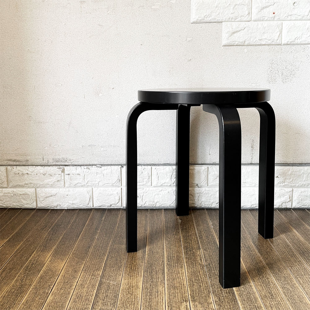 【経堂店】アルテック artek スツール Stool E60 4本脚 バーチ材 ブラックラッカー アルヴァ・アアルト フィンランド 北欧家具 定価￥57,200- 買取させていただきました。