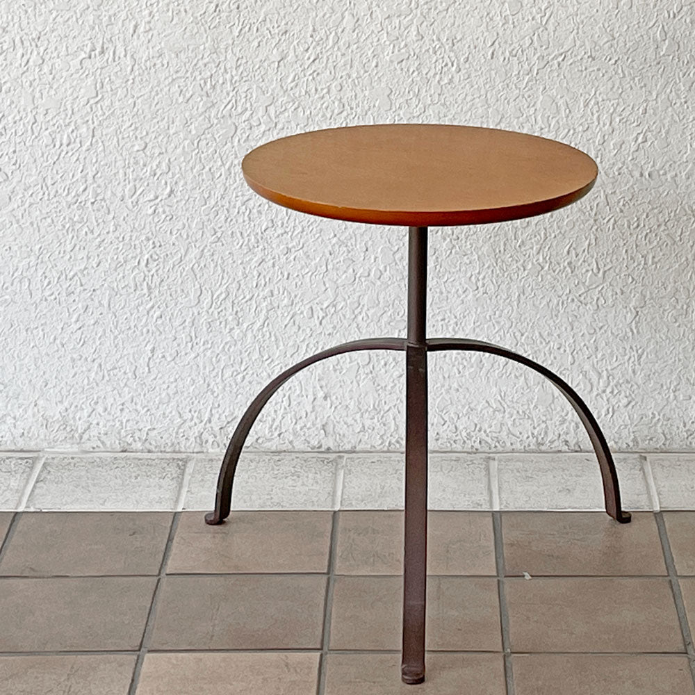 【用賀店】フクラ HUKLA サイドテーブル ローテーブル バーチ材 3本脚 ミニマル シンプルデザイン 買取させていただきました。