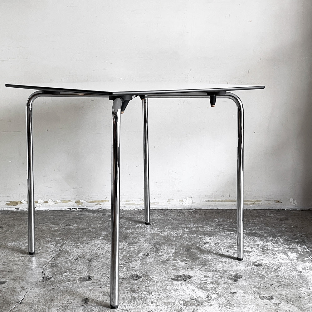 【自由が丘店】ヴィトラ vitra ハルテーブル HAL Table Square ダイニングテーブル スクエア W75cm ホワイト ジャスパー・モリソン 廃番 買取させていただきました。