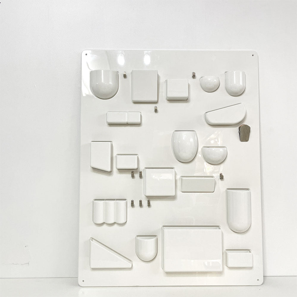 【祖師ヶ谷大蔵店】ヴィトラ vitra ウーテンシロ1 Uten.Silo 1 ホワイト 壁掛け収納 ウォールシェルフ インゴ・マウラー & ドロシー・ベッカー ミッドセンチュリー スペースエイジ 買取させていただきました。