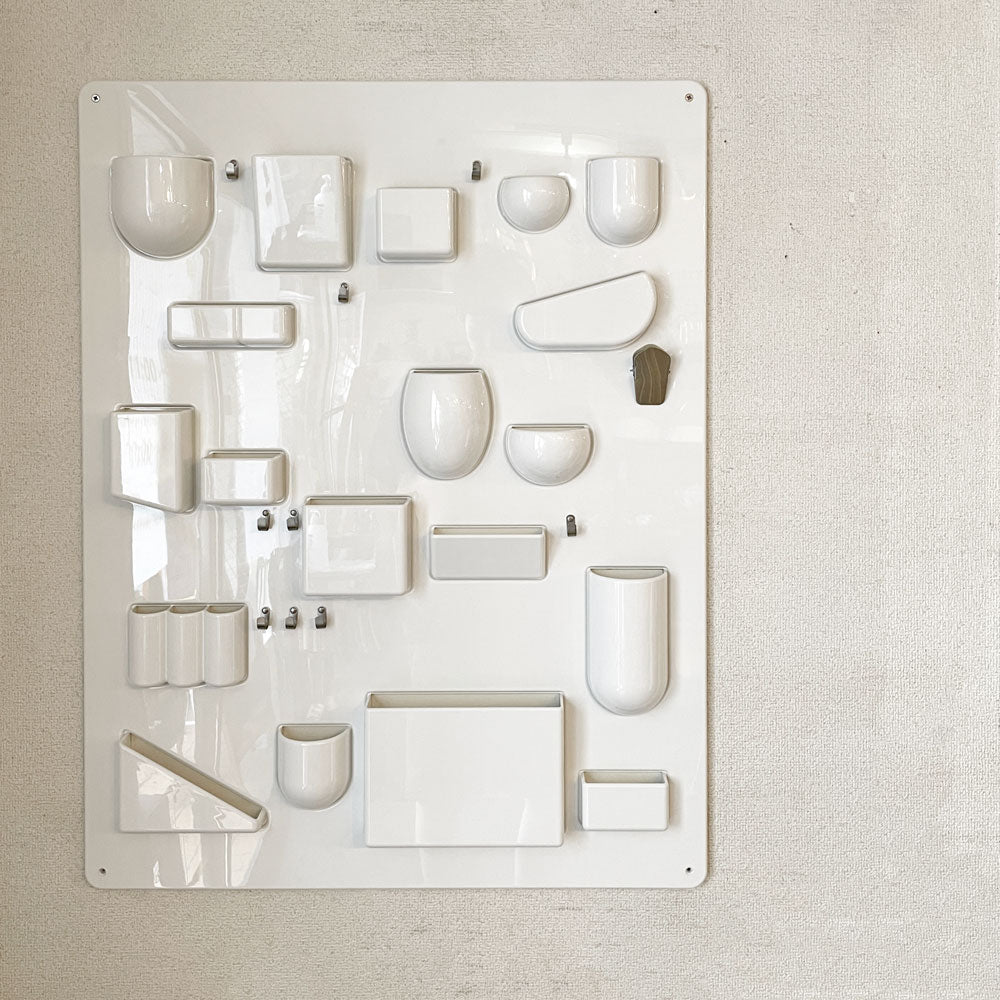【経堂店】ヴィトラ Vitra ウーテンシロ1 Uten.Silo I ホワイト ウォールポケット 壁掛け収納 インゴ・マウラー & ドロシー・ベッカー 現行定価￥55,000- 買取させていただきました。