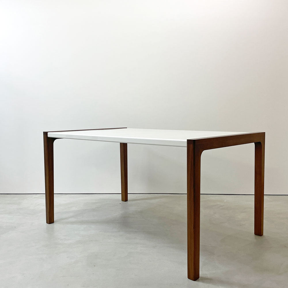 【祖師ヶ谷大蔵店】ベラコンテ bellacontte ブリッジ ダイニングテーブル W140cm DHラミネートｘウォールナット モダンデザイン 買取させていただきました。
