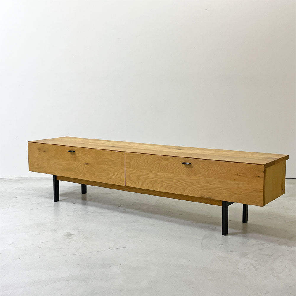 【祖師ヶ谷大蔵店】カーフ karf ノット Knot テレビボード TV board 180 Oak ローボード 180cm ホワイトオーク無垢材 ブラックスチール 定価￥203,500- 買取させていただきました。