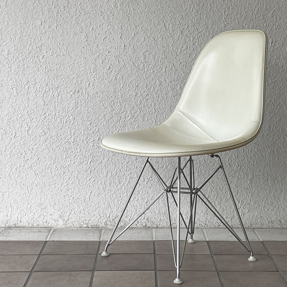 【用賀店】ハーマンミラー Herman Miller サイドシェルチェア サード 3rd FRP PVCレザー パーチメント ロータイプ エッフェルベース イームズ ビンテージ vintage 買取させていただきました。