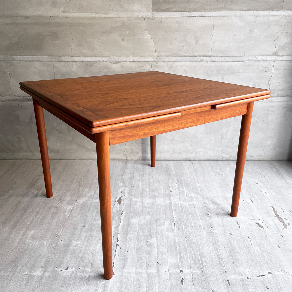 【学芸大学店】北欧ビンテージ Scandinavian vintage チーク材 エクステンション ダイニングテーブル 伸長式 ブックマッチ モダン 北欧家具 買取させていただきました。