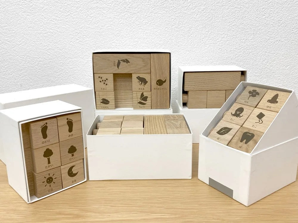 オークヴィレッジ Oak Village × 三越伊勢丹 くみきのつみき 木製 知育玩具 A～E 5点セット 箱付き 合計定価：67,500円  中古品 買い取りしました。