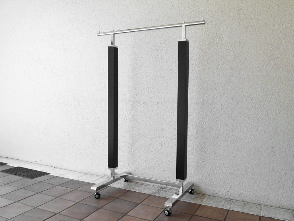 モダンデザイン modern design ハンガーラック アッシュ材 × スチール 高さ調節付き 店舗什器 中古品 買い取りしました。