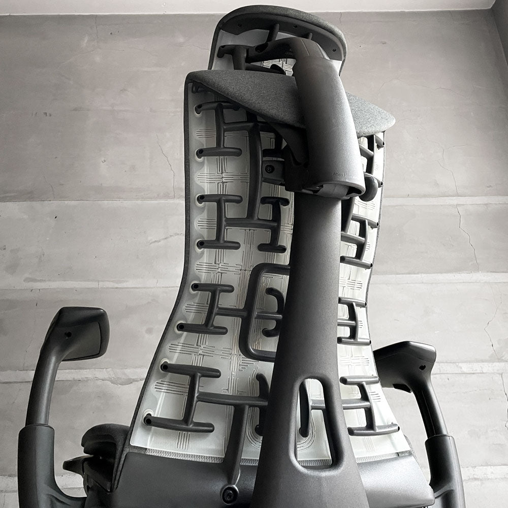 ハーマンミラー Herman Miller エンボディチェア Embody ヘッドレスト付き デスクチェア オフィスチェア シンクダークカーボン ファブリック ジェフ・ウェバー＆ビル・スタンフ ～デザインの正体は、圧倒的なテクノロジー～