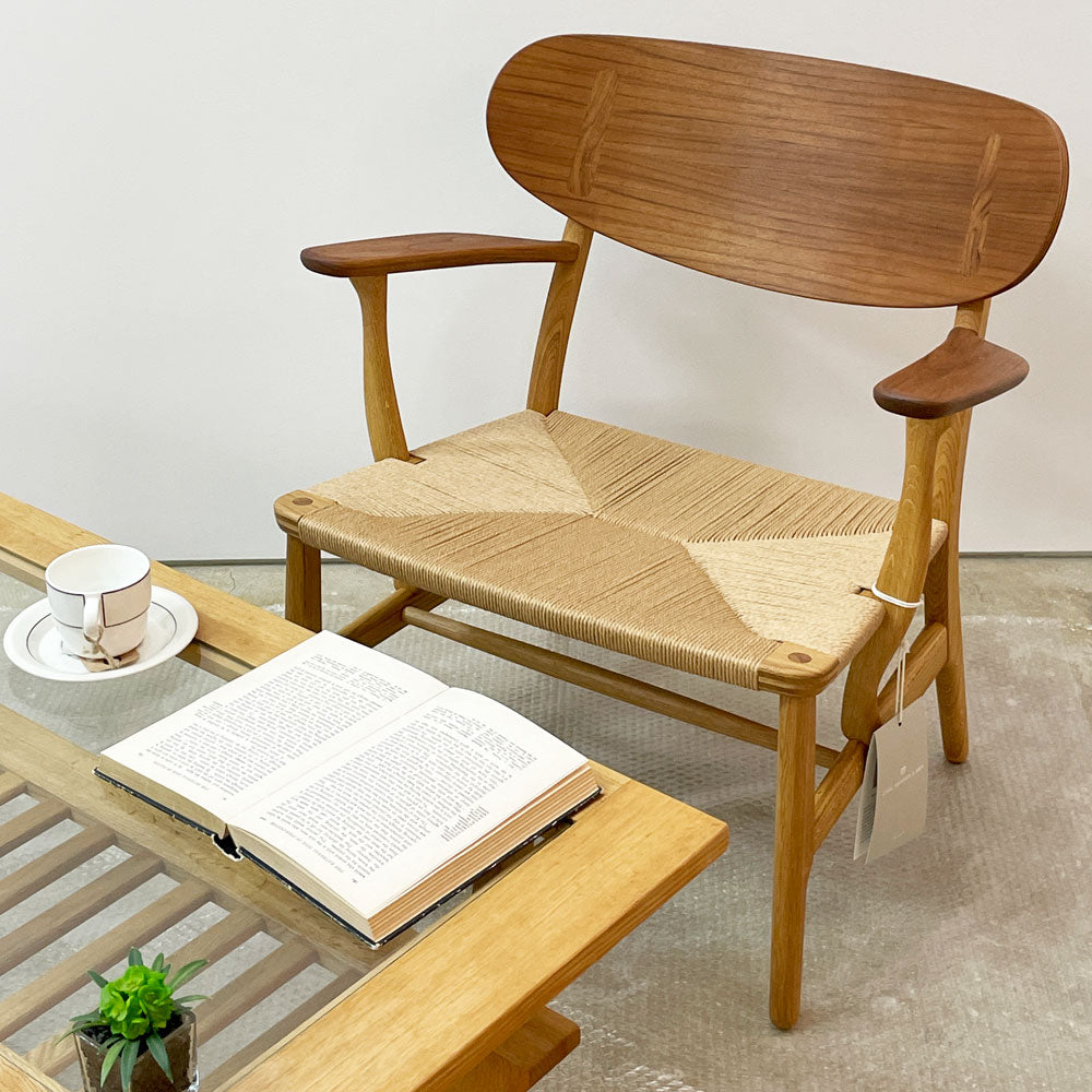 カールハンセン＆サン Carl Hansen & Son CH22 ラウンジチェア オーク材 × チーク材 ミックスコンビネーション オイルフィニッシュ ハンス・J・ウェグナー 未使用保管品 定価492,800円 ～華の蕾は静かに綻ぶ～