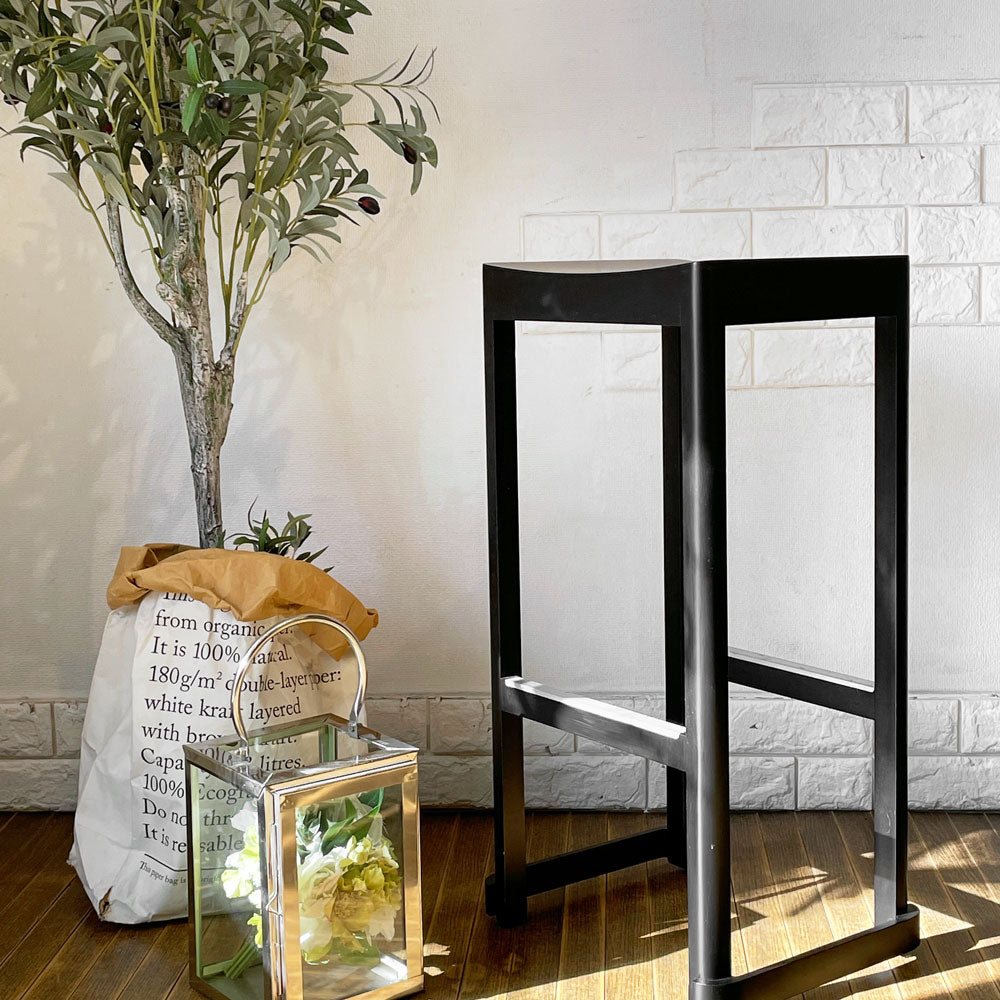 アルテック artek アトリエ バースツール Atelier Bar Stool H75cm ビーチ材 ブラックラッカー仕上げ タフ スタジオ TAF Studio スウェーデン 北欧家具 ～ 場所を選ばず、美しく ～