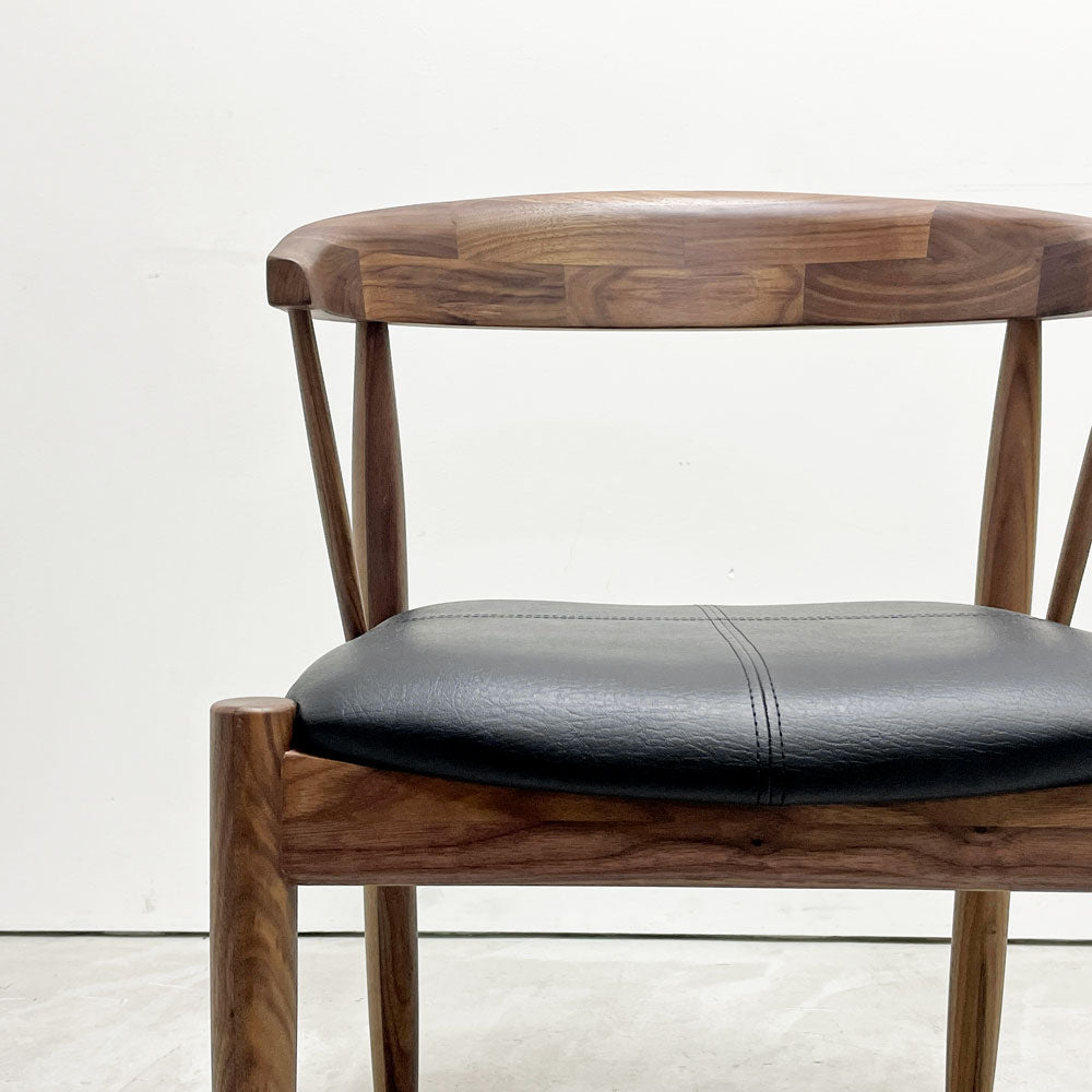 【祖師ヶ谷大蔵店】ノーウェアライクホーム NOWHERE LIKE HOME アレン ARENⅢ ダイニングチェア アームチェア ウォールナット材 PVCレザー 北欧スタイル 関家具 定価￥37,620- 展示品 買取させていただきました。