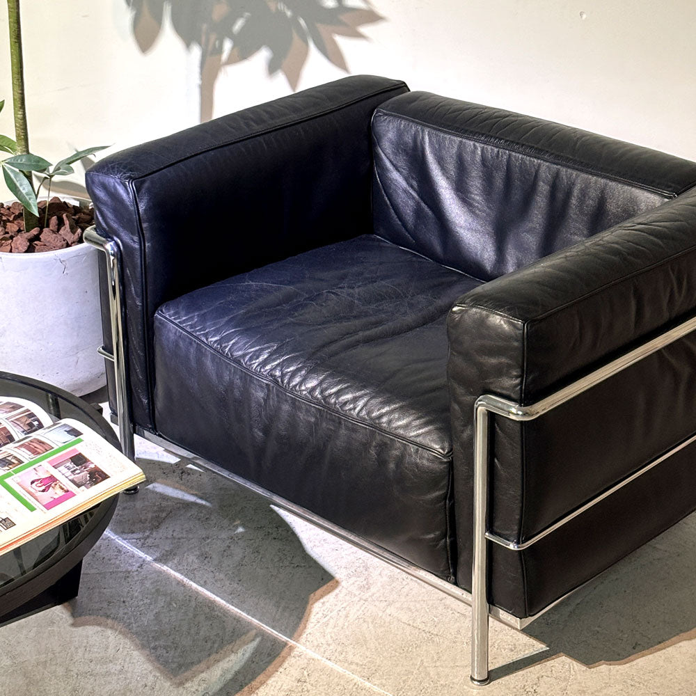 カッシーナ Cassina LC3 ソファ 1シーター 本革 ブラック ル・コルビュジェ ピエール・ジャンヌレ シャルロット・ペリアン デザイン ～静域のクオリア～