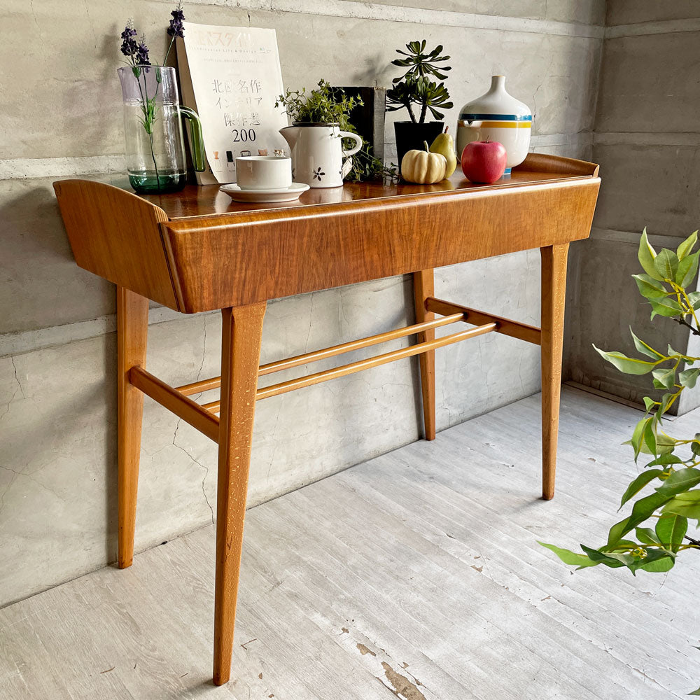 ヨーロッパビンテージ ソーイングテーブル コンソールテーブル デスク ウォールナットｘビーチ材 2ドロワー Lloyd's Antiques取扱～仔馬のように軽やかさが駆け巡る～